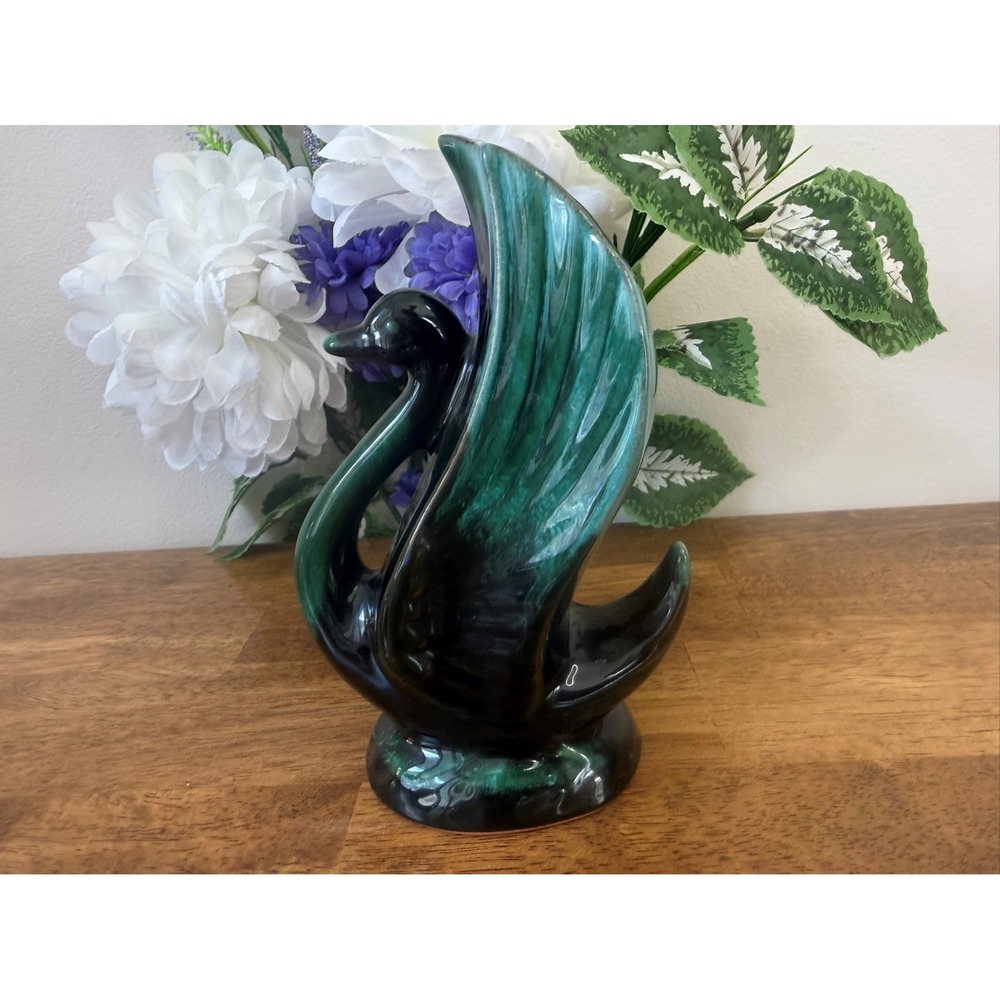 Vintage‎ Blue Mountain Pottery Green Swan Figurine Decor MCM Decor Planter